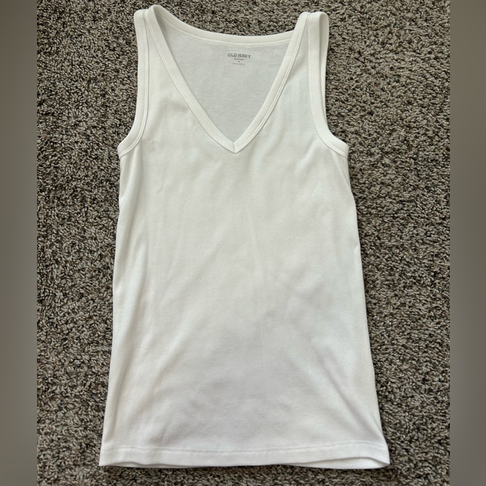 NEW Old Navy Women’s V-neck Tank